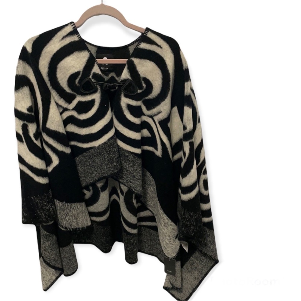 Titika | Wool Cape | OS